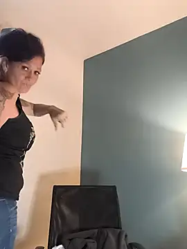 renegade vyxxen online show from 04-25-26, 12:24