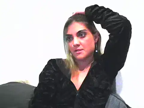StripKi online show from 02-11-25, 03:29
