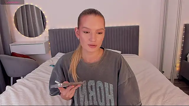 CassieRayss online show from 12-15-25, 02:43