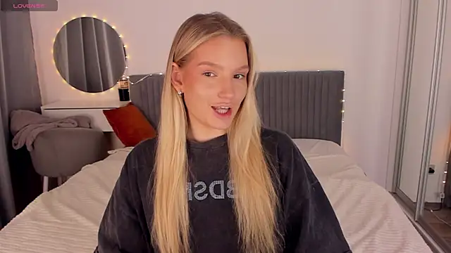 CassieRayss online show from 04-24-26, 03:03