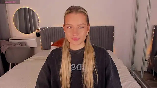 CassieRayss online show from 04-25-26, 09:45