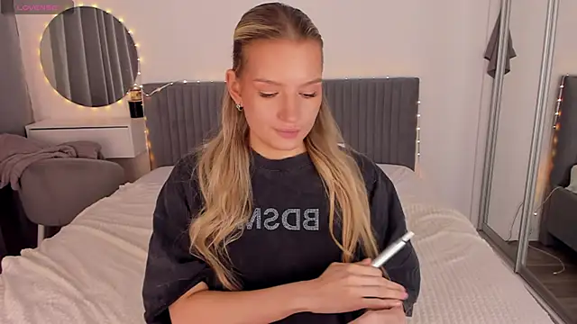 CassieRayss online show from 05-07-26, 11:48
