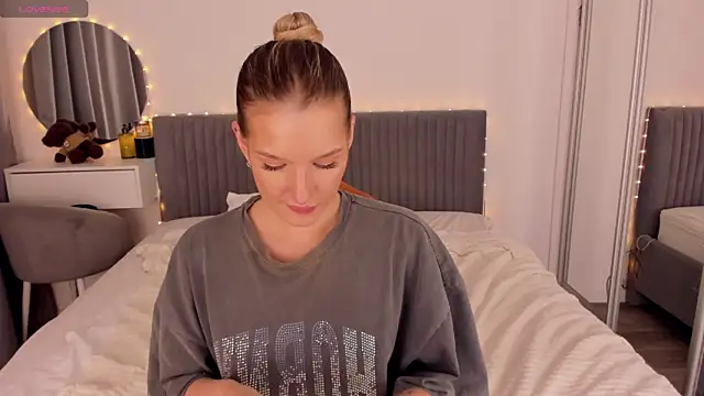 CassieRayss online show from 07-06-26, 03:03