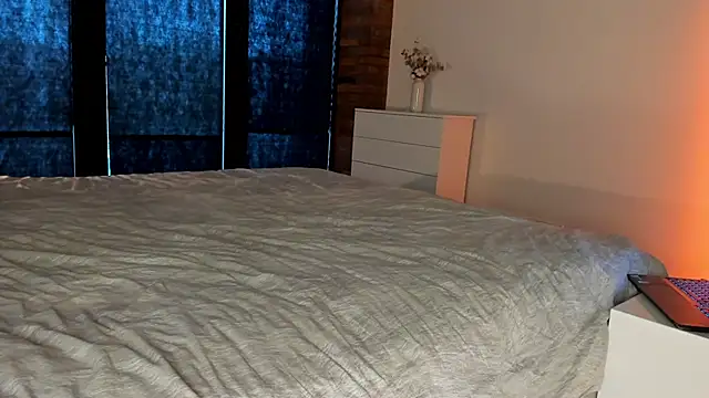 Rachel Rey online show from 10-28-25, 08:51