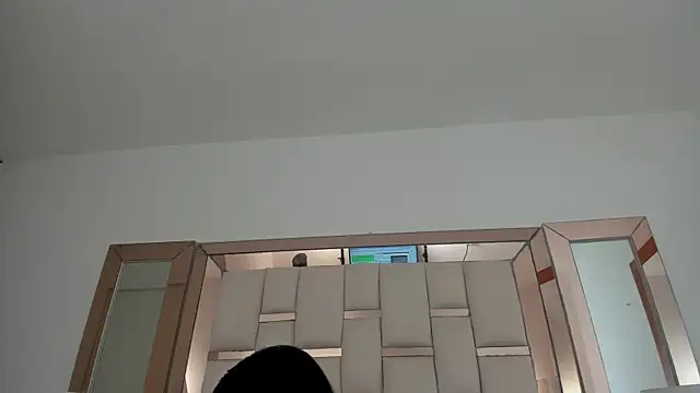 Snapshot of emma_castilloo chatting on 12-15-24, 08:25 emma castilloo online show from 12-15-24, 08:25