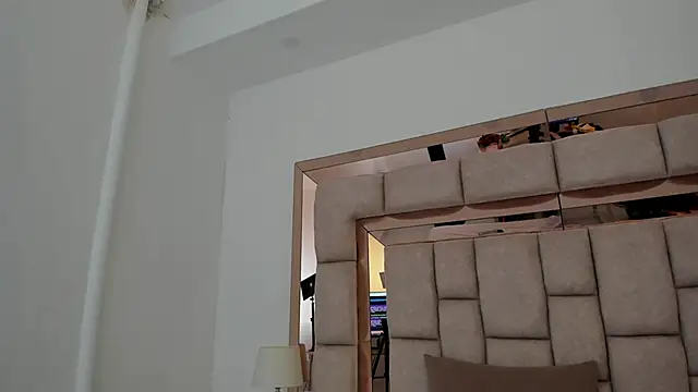 Snapshot of emma_castilloo chatting on 03-22-25, 01:32 emma castilloo online show from 03-22-25, 01:32