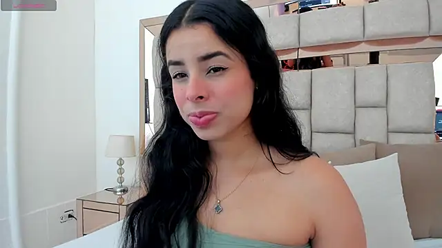 Snapshot of emma_castilloo chatting on 11-17-25, 09:53 emma castilloo online show from 11-17-25, 09:53