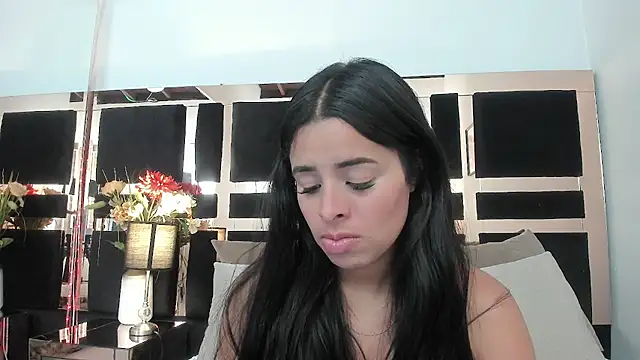 emma castilloo online show from 04-13-26, 10:48