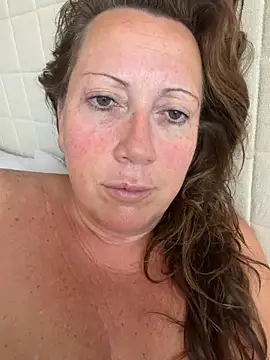 Snapshot of xsexycurvymilf chatting on 07-10-26, 05:45 xsexycurvymilf online show from 07-10-26, 05:45