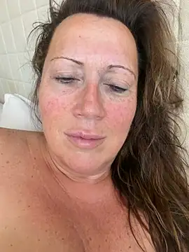 Snapshot of xsexycurvymilf chatting on 07-25-26, 07:28 xsexycurvymilf online show from 07-25-26, 07:28
