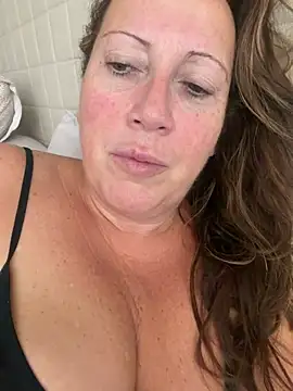 Snapshot of xsexycurvymilf chatting on 07-31-26, 06:24 xsexycurvymilf online show from 07-31-26, 06:24