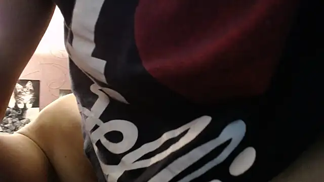 Snapshot of Fire__Foxx chatting on 12-03-24, 01:54 Fire Foxx online show from 12-03-24, 01:54