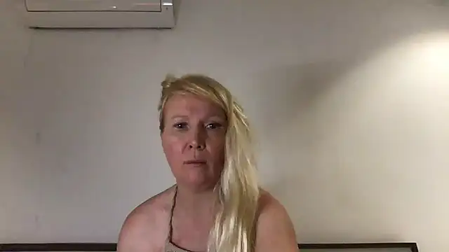 EmmaInLove23 online show from 02-22-25, 02:28