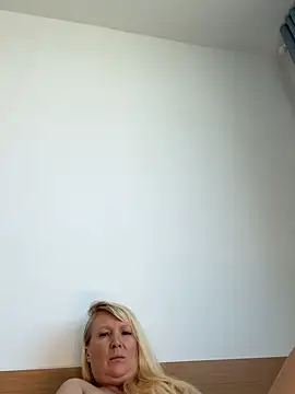 EmmaInLove23 online show from 02-21-26, 05:30