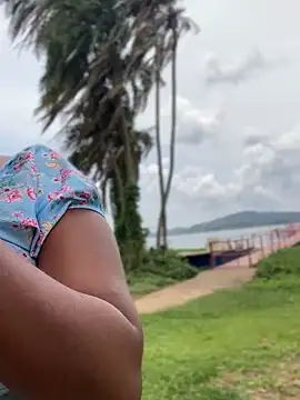 Dellah26 online show from 03-18-25, 09:20