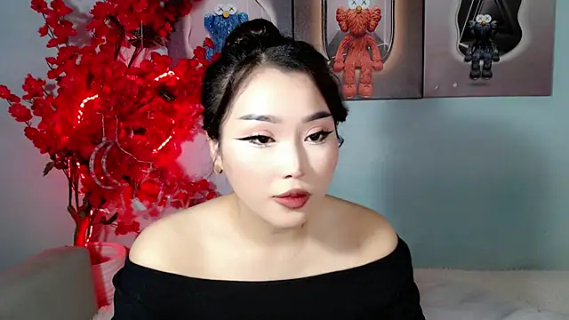 Snapshot of ichiben chatting on 01-08-26, 10:45 ichiben online show from 01-08-26, 10:45