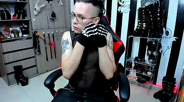 Snapshot of daven56 chatting on 01-14-25, 01:17 daven56 online show from 01-14-25, 01:17