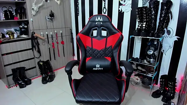 Snapshot of daven56 chatting on 02-08-25, 01:11 daven56 online show from 02-08-25, 01:11