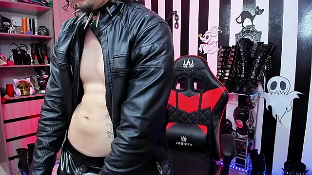 Snapshot of daven56 chatting on 03-17-25, 04:33 daven56 online show from 03-17-25, 04:33