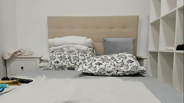 Snapshot of emmita69_ chatting on 11-09-25, 12:09 emmita69 online show from 11-09-25, 12:09