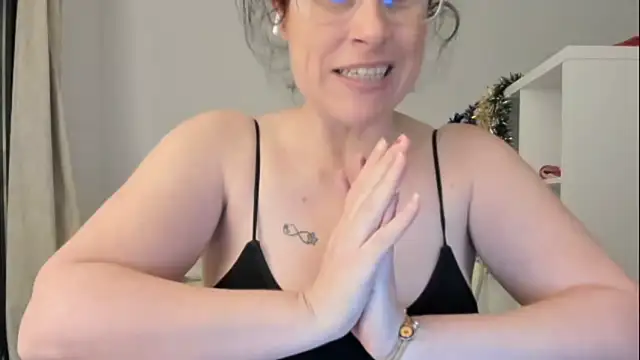 Snapshot of emmita69_ chatting on 12-03-25, 05:04 emmita69 online show from 12-03-25, 05:04