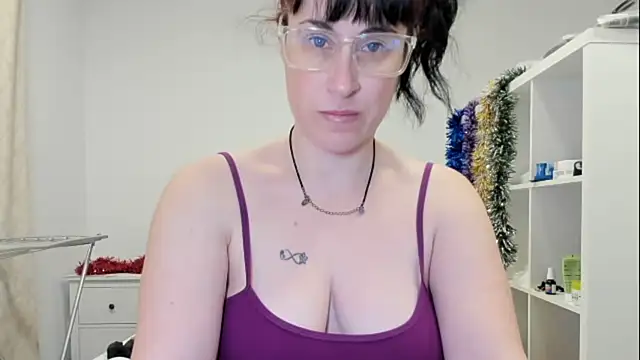 Snapshot of emmita69_ chatting on 12-15-25, 04:17 emmita69 online show from 12-15-25, 04:17