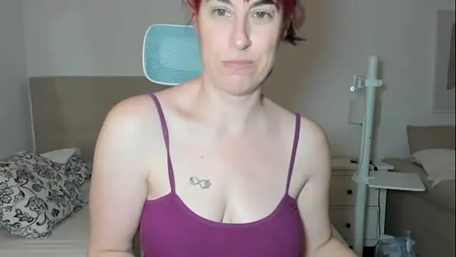 Snapshot of emmita69_ chatting on 04-28-26, 02:27 emmita69 online show from 04-28-26, 02:27
