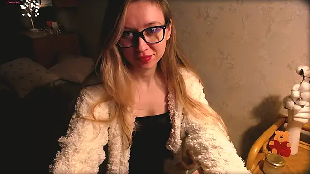 Lina Roo online show from 04-22-26, 05:58