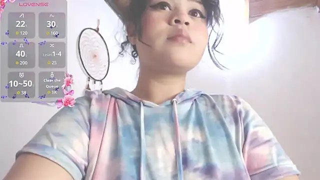 Snapshot of Amara18_ chatting on 10-22-25, 10:15 Amara18 online show from 10-22-25, 10:15