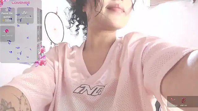 Snapshot of Amara18_ chatting on 11-08-25, 06:02 Amara18 online show from 11-08-25, 06:02