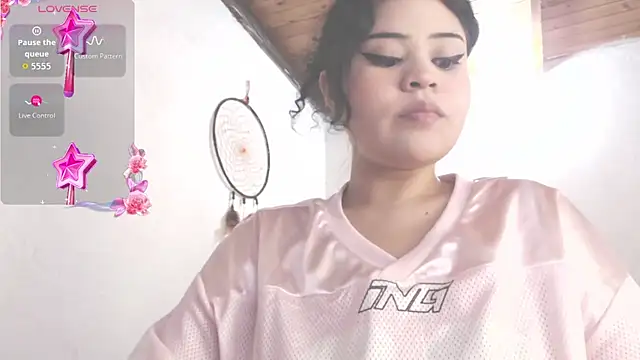 Snapshot of Amara18_ chatting on 12-03-25, 01:57 Amara18 online show from 12-03-25, 01:57