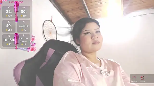 Snapshot of Amara18_ chatting on 02-05-26, 07:07 Amara18 online show from 02-05-26, 07:07