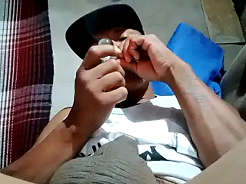 Snapshot of Moreno1813 chatting on 02-19-25, 06:44 Moreno1813 online show from 02-19-25, 06:44