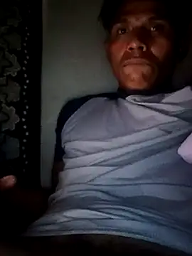 Snapshot of Moreno1813 chatting on 03-19-25, 10:33 Moreno1813 online show from 03-19-25, 10:33