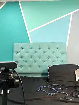 Snapshot of AlondraFerri1 chatting on 12-19-24, 07:18 AlondraFerri1 online show from 12-19-24, 07:18