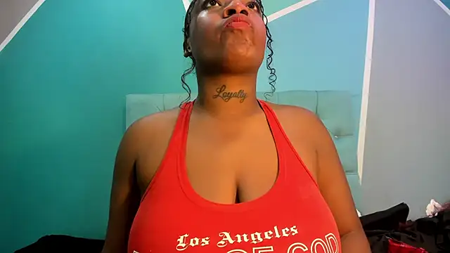 Snapshot of AlondraFerri1 chatting on 01-09-25, 02:33 AlondraFerri1 online show from 01-09-25, 02:33