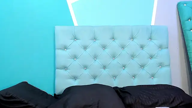 Snapshot of AlondraFerri1 chatting on 02-07-25, 03:23 AlondraFerri1 online show from 02-07-25, 03:23