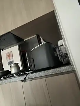 PetitLumiere online show from 03-19-25, 10:31