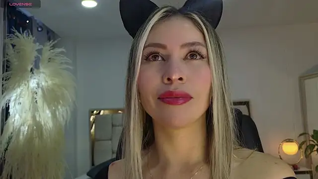 Ammy Castro online show from 10-31-25, 10:11