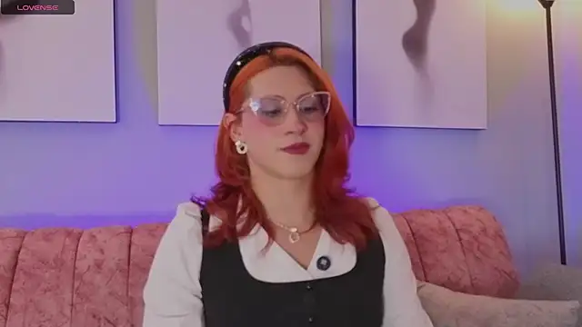 Juliana Saenzz online show from 10-11-25, 05:11