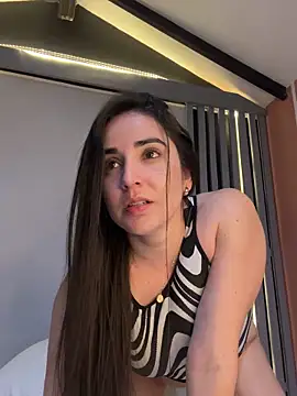 Snapshot of Victoria-And1 chatting on 01-07-25, 05:01 Victoria-And1 online show from 01-07-25, 05:01