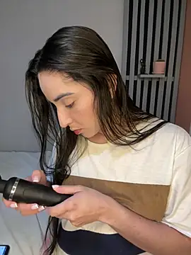 Snapshot of Victoria-And1 chatting on 01-23-25, 12:46 Victoria-And1 online show from 01-23-25, 12:46