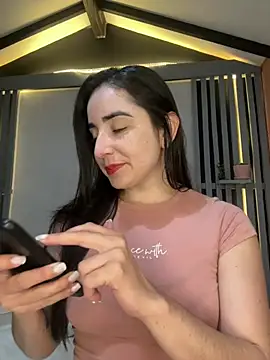 Snapshot of Victoria-And1 chatting on 02-01-25, 01:23 Victoria-And1 online show from 02-01-25, 01:23