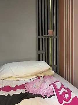 Snapshot of Victoria-And1 chatting on 02-19-25, 04:44 Victoria-And1 online show from 02-19-25, 04:44