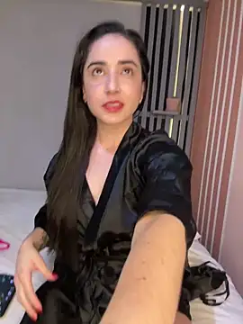 Snapshot of Victoria-And1 chatting on 02-28-25, 02:09 Victoria-And1 online show from 02-28-25, 02:09