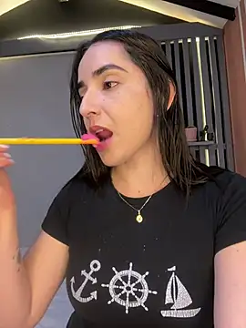 Snapshot of Victoria-And1 chatting on 03-15-25, 01:30 Victoria-And1 online show from 03-15-25, 01:30