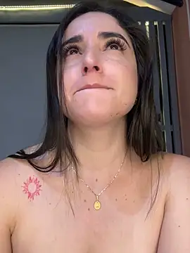 Snapshot of Victoria-And1 chatting on 03-23-25, 05:00 Victoria-And1 online show from 03-23-25, 05:00