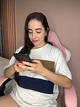 Snapshot of Victoria-And1 chatting on 10-21-25, 01:17 Victoria-And1 online show from 10-21-25, 01:17