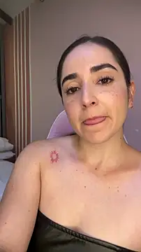 Snapshot of Victoria-And1 chatting on 11-22-25, 01:15 Victoria-And1 online show from 11-22-25, 01:15