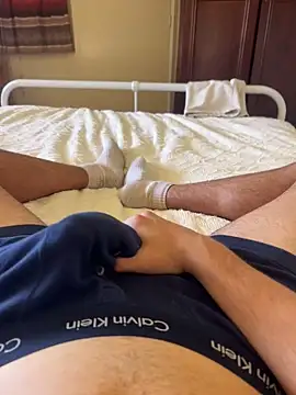 h0rnyguy001 online show from 04-17-26, 06:27